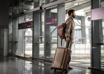 Companhias aéreas começam também a pesar passageiros: saiba por que esta medida está a ser aplicada