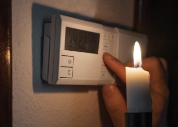 Cortes de luz em Portugal neste fim de semana: veja as zonas e horários afetados