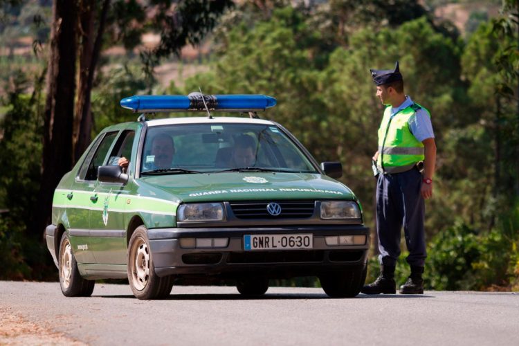 Multas do Código da Estrada: as infrações que podem custar até 6.000 euros Multas do Código da Estrada: as infrações que podem custar até 6.000 euros