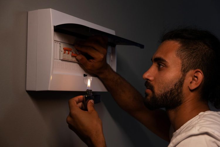 Novos cortes de luz: este domingo várias regiões vão ficar horas sem eletricidade Novos cortes de luz: este domingo várias regiões vão ficar horas sem eletricidade