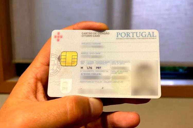O cartão de cidadão vai mudar e milhões terão de renovar mais cedo do que pensam