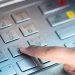 Alerta nacional: o truque quase invisível que está a clonar cartões em segundos nos Multibancos portugueses