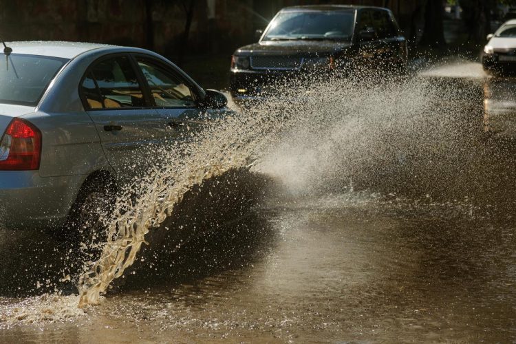 Portugal sob aviso laranja: chuva intensa, vento forte e a fúria da depressão Cláudia colocam o país em alerta Portugal sob aviso laranja: chuva intensa, vento forte e a fúria da depressão Cláudia colocam o país em alerta