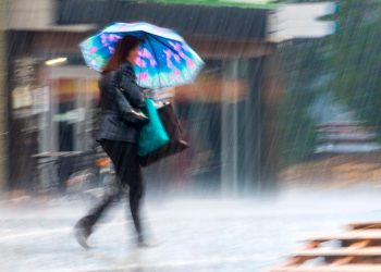 Jato polar aproxima-se de Portugal: chuva forte, trovoadas e agitação marítima vão marcar a segunda semana de novembro Nova depressão a caminho: na próxima semana há mais chuva e trovoada
