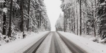 Tempestade de inverno em Portugal com chuva intensa, vento forte e neve nas regiões Norte e Centro