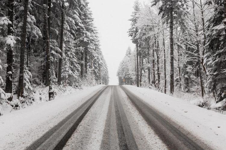 Tempestade de inverno em Portugal com chuva intensa, vento forte e neve nas regiões Norte e Centro