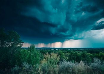 Depressão Goretti a aproximar-se da Europa Ocidental com nuvens densas sobre Portugal