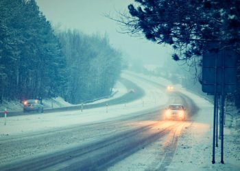 Agitação marítima e mau tempo causados pela depressão Ingrid em Portugal