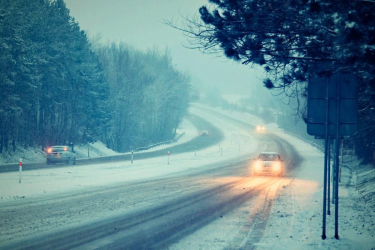 Agitação marítima e mau tempo causados pela depressão Ingrid em Portugal