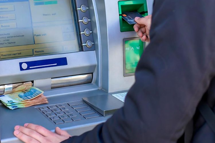 Banco pode pedir esclarecimentos por fazer 5 levantamentos no multibanco num mês?
