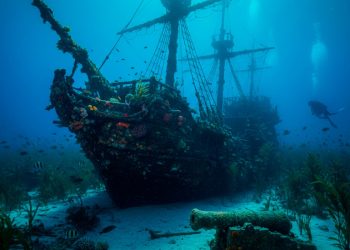 Os 5 naufrágios mais lendários da costa portuguesa que ainda escondem tesouros