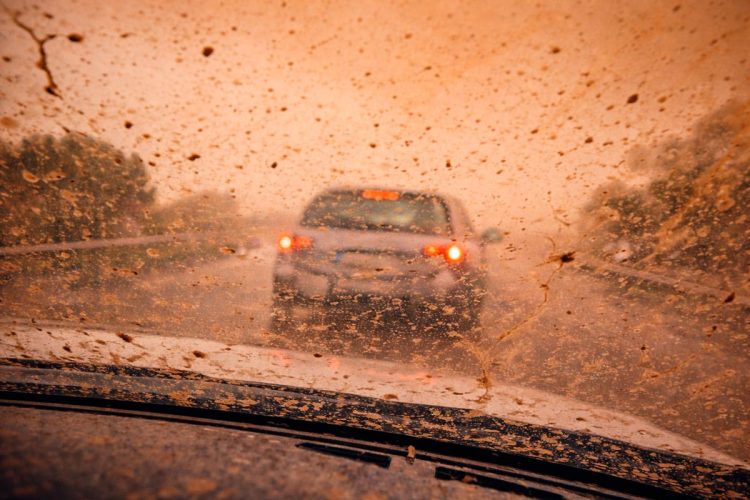 Chuva de lama, poeiras africanas e calor: Portugal entra em semana de tempo instável Chuva de lama, poeiras africanas e calor: Portugal entra em semana de tempo instável