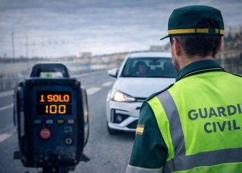 Atenção condutores: Espanha já multa quem vai sozinho no carro