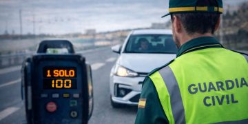 Atenção condutores: Espanha já multa quem vai sozinho no carro