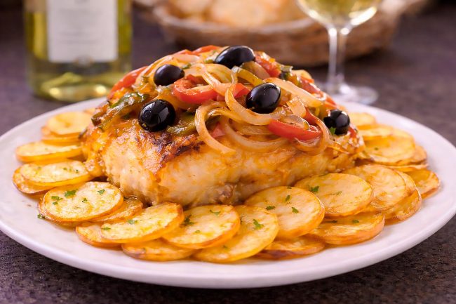 Bacalhau à Braga: receita tradicional minhota irresistível e fácil de fazer Receita Tradicional de Bacalhau à Braga