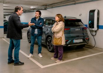 Carrega o carro elétrico na garagem do prédio? Saiba quem paga a eletricidade e o que o condomínio pode exigir Carrega o carro elétrico na garagem do prédio? Saiba quem paga a eletricidade e o que o condomínio pode exigir