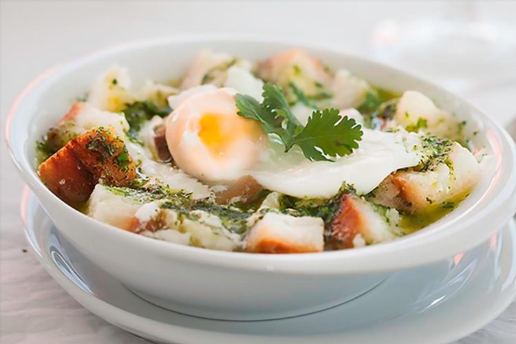 É portuguesa a melhor sopa com pão do mundo: Açorda à Alentejana conquista ranking internacional