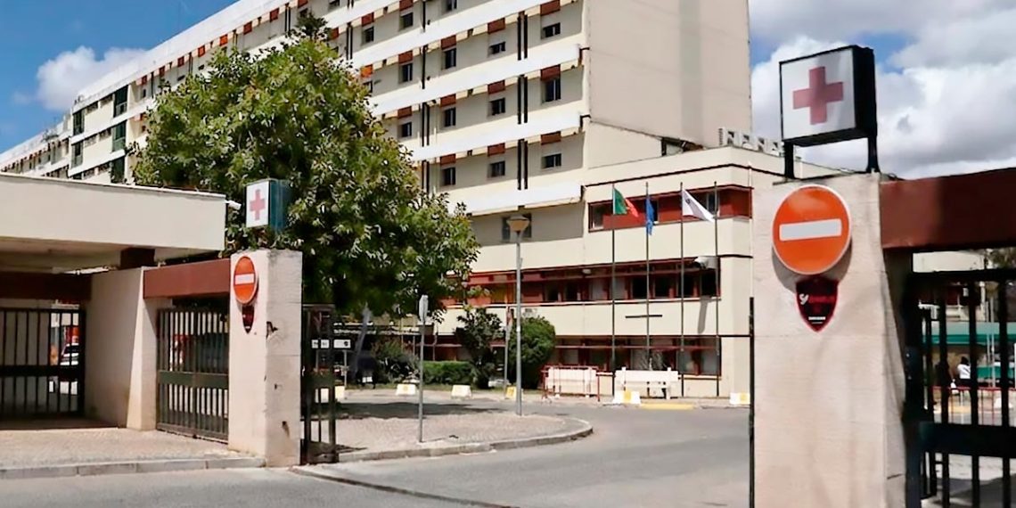 Homem ligou à mulher das urgências a dizer "estou a morrer": caso no Hospital de Faro leva regulador a apontar falhas graves
