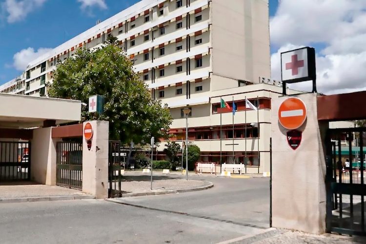 Homem ligou à mulher das urgências a dizer "estou a morrer": caso no Hospital de Faro leva regulador a apontar falhas graves