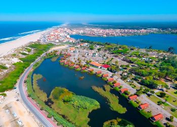 A única praia do mundo há 40 anos consecutivos com Bandeira Azul fica em Portugal