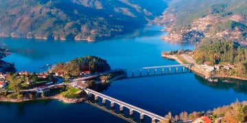 Albufeira da Caniçada: o grande lago do Gerês onde a natureza revela toda a sua grandiosidade