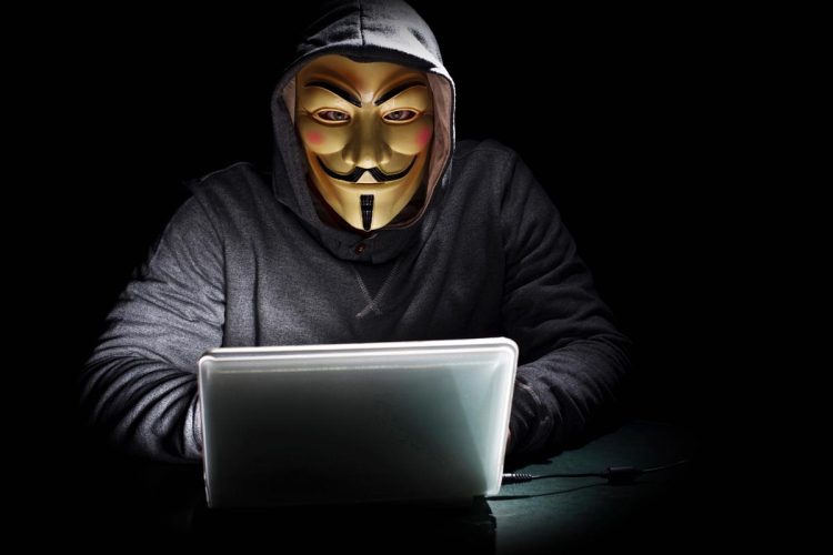 Nova burla em Portugal está a preocupar as autoridades: começa com uma SMS e pode terminar com a conta bancária vazia Nova burla em Portugal está a preocupar as autoridades: começa com uma SMS e pode terminar com a conta bancária vazia