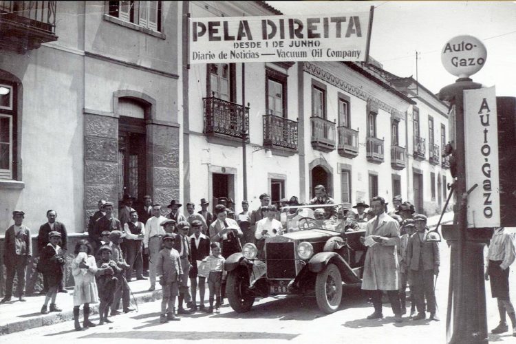 Durante séculos os portugueses conduziram pela esquerda. Quando mudou para a direita? Durante séculos os portugueses conduziram pela esquerda. Quando mudou para a direita?