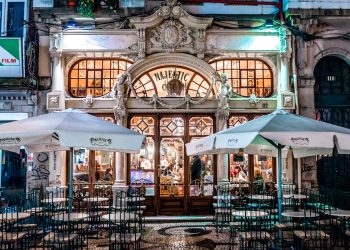O Majestic Café é um dos cafés mais bonitos do mundo e um dos maiores tesouros históricos do Porto