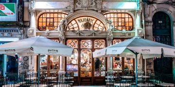 O Majestic Café é um dos cafés mais bonitos do mundo e um dos maiores tesouros históricos do Porto