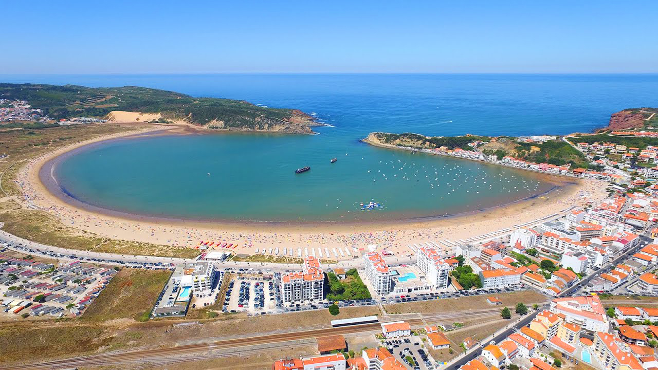 São Martinho do Porto, uma das baías mais bonitas do mundo fica em Portugal São Martinho do Porto, uma das baías mais bonitas do mundo fica em Portugal