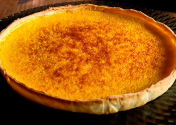 O segredo da tarte de natas com leite condensado: a sobremesa dos três ingredientes que derrete na boca