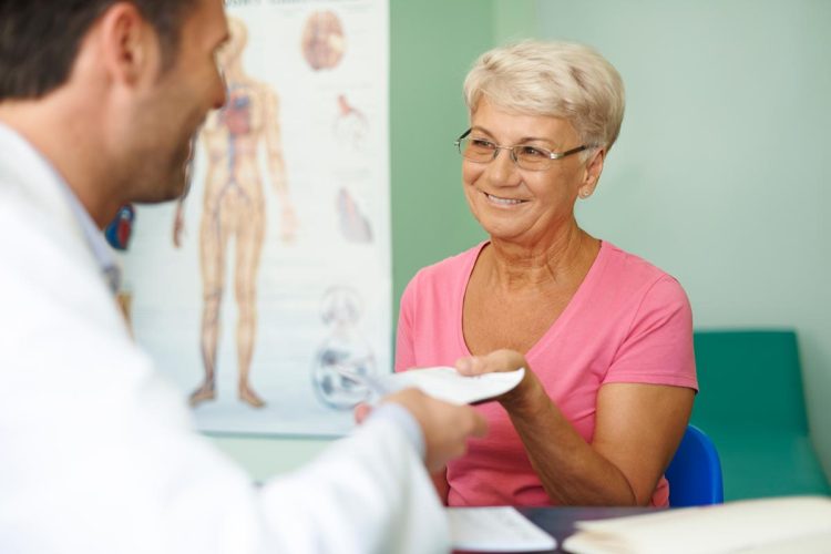 Receita médica a acabar? Saiba como renová-la sem sair de casa