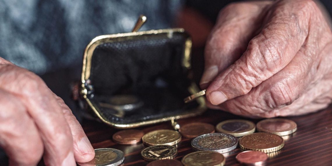 As regras de 2007 estão a reduzir em cerca de 10% o valor das reformas