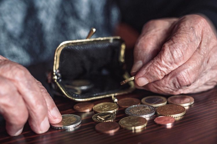 As regras de 2007 estão a reduzir em cerca de 10% o valor das reformas