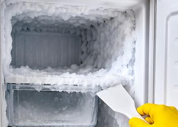Como descongelar o congelador corretamente: os truques para eliminar o gelo e evitar problemas