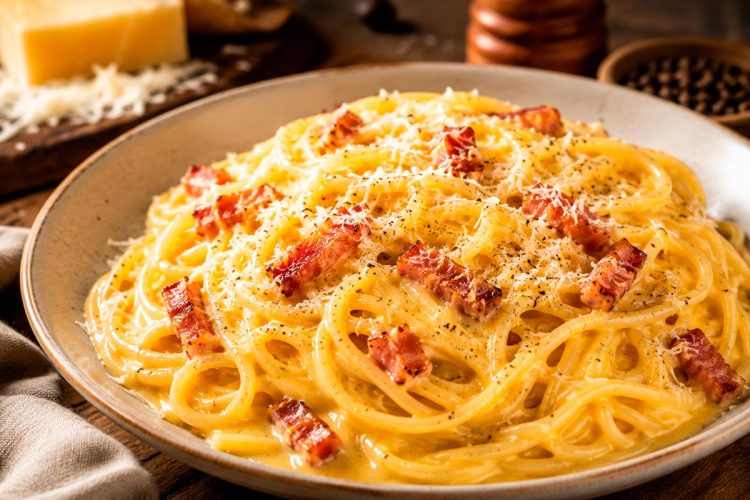 Esparguete à Carbonara com Molho Aveludado: receita tradicional