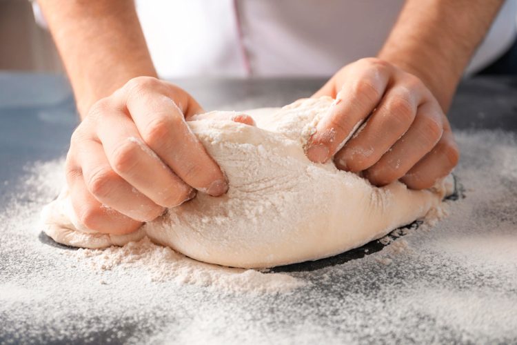 Massa de rissóis caseiros: a massa perfeita e recheios irresistíveis para comer e chorar por mais