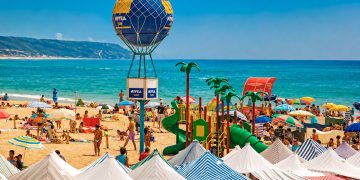 Memórias de praia da nossa infância: o verão que nunca nos deixou