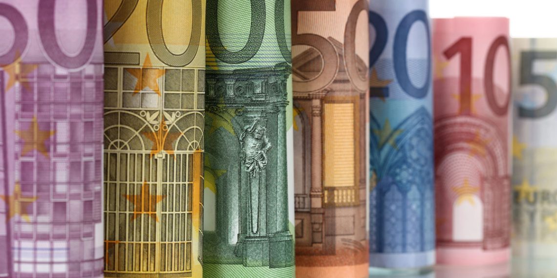 Pagamentos em dinheiro: UE fixa limite de 10 mil euros, mas Portugal mantém os 3 mil