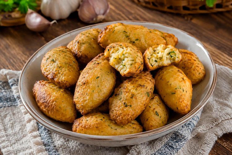 Pastéis de Bacalhau à Moda Antiga: a receita tradicional com mais de 100 anos Pastéis de Bacalhau à Moda Antiga: a receita tradicional com mais de 100 anos