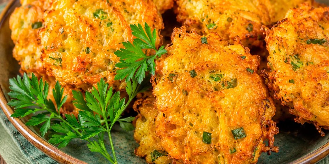 Pataniscas de Bacalhau e Legumes: crocantes por fora, suculentas por dentro