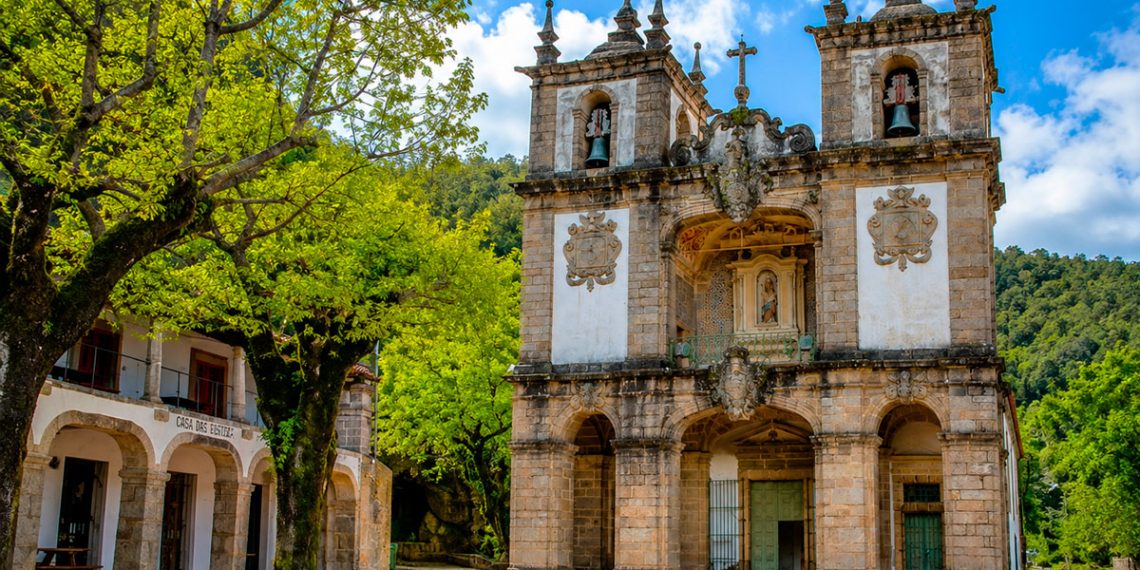 Santuário de Nossa Senhora da Abadia: descubra um dos mais antigos e belos santuários marianos do Norte de Portugal