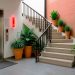 Um simples vaso pode custar-lhe até 3.700€: saiba o que diz a lei antes de decorar as áreas comuns Um simples vaso pode custar-lhe até 3.700€: saiba o que diz a lei antes de decorar as áreas comuns