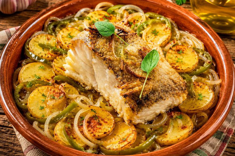 Bacalhau à Minhota: a receita tradicional do Minho que nunca desilude Bacalhau à Minhota: a receita tradicional do Minho que nunca desilude