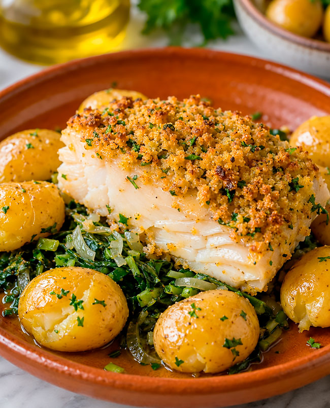 Bacalhau com broa e batatas a murro