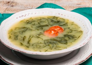 O segredo do Caldo Verde perfeito: o erro que pode estragar a cor, o sabor e a textura