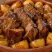 Carne assada suculenta com batata assada. Nunca sobra! Carne assada suculenta com batata assada. Nunca sobra!