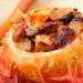 Maçã assada da avó com passas, nozes e mel: receita fácil Maçã assada da avó com passas, nozes e mel: receita fácil