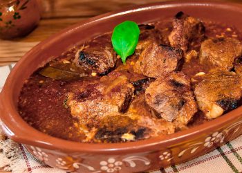 Vitela Assada à Moda Antiga: receita tradicional, tenra e suculenta