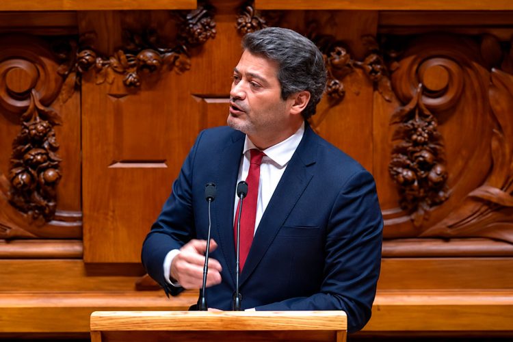 “Qualquer dia temos mais imigrantes que pessoas”: frase polémica de André Ventura agita as redes “Qualquer dia temos mais imigrantes que pessoas”: frase polémica de André Ventura agita as redes